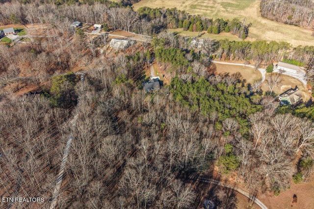 8600 Lakeland Drive, Lenoir City, TN 37772