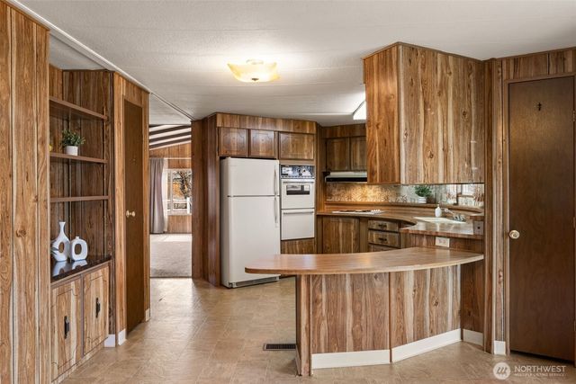 2119 S 252nd Street, Des Moines, WA 98198