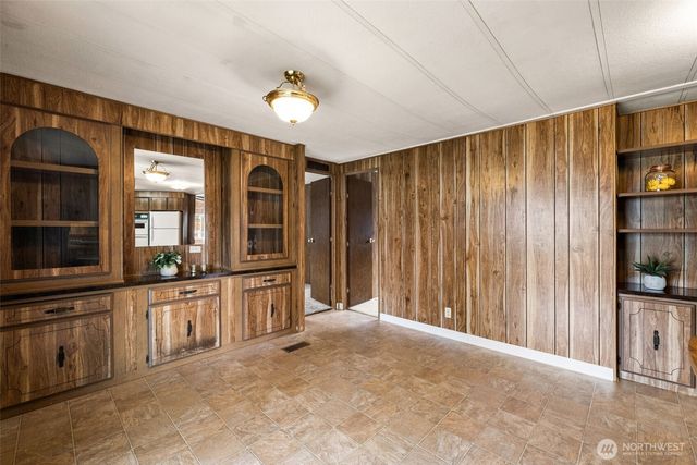 2119 S 252nd Street, Des Moines, WA 98198