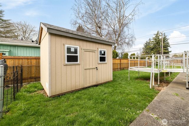 2119 S 252nd Street, Des Moines, WA 98198