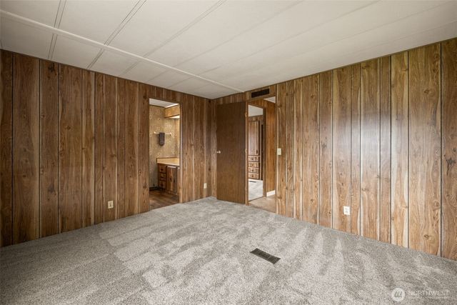 2119 S 252nd Street, Des Moines, WA 98198