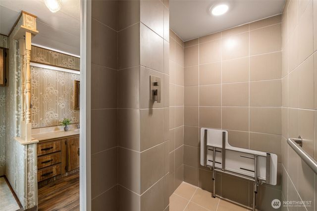 2119 S 252nd Street, Des Moines, WA 98198