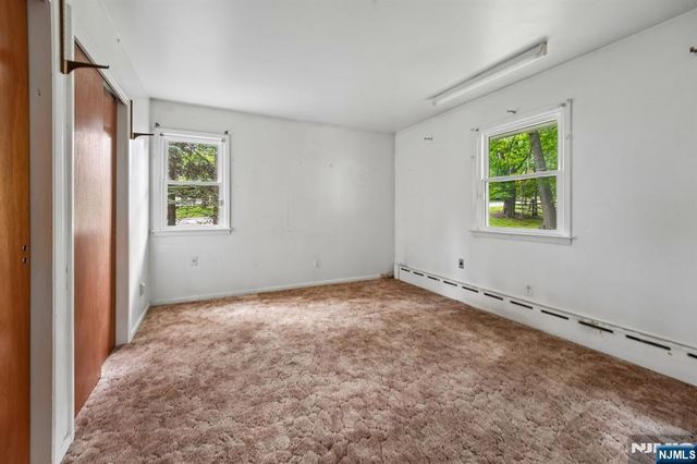 107 Roland Street, Park Ridge, NJ 07656