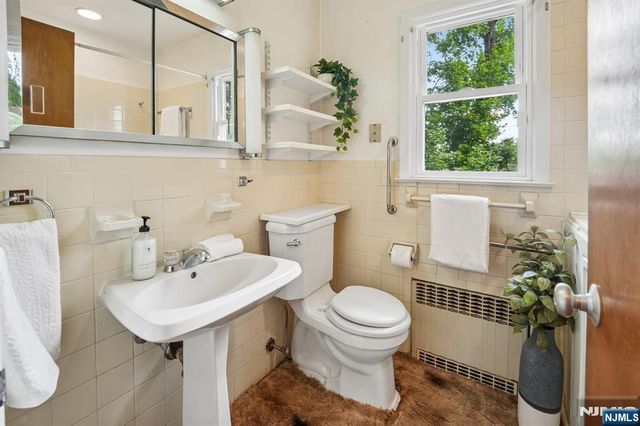 107 Roland Street, Park Ridge, NJ 07656