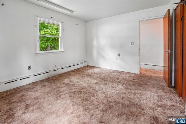 107 Roland Street, Park Ridge, NJ 07656