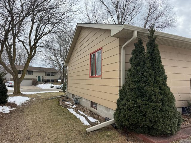 1807 Brookside Drive, Albert Lea, MN 56007