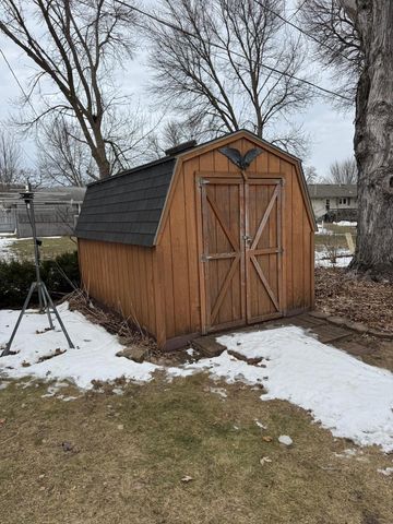 1807 Brookside Drive, Albert Lea, MN 56007