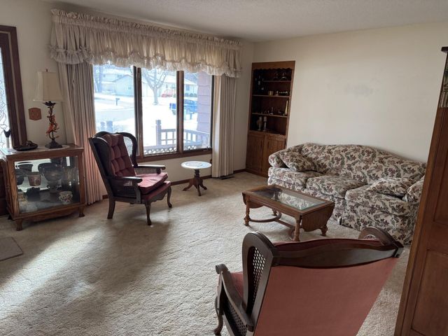 1807 Brookside Drive, Albert Lea, MN 56007