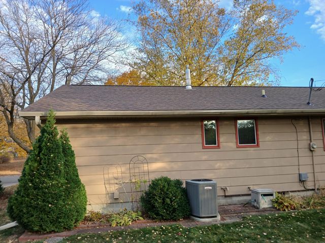 1807 Brookside Drive, Albert Lea, MN 56007