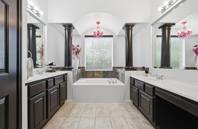 10708 Natick LN, Austin, TX 78739