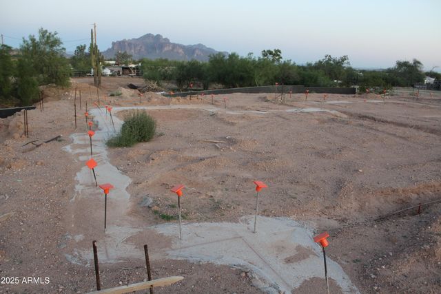 4905 N DELAWARE Drive 100-11-032D, Apache Junction, AZ 85120