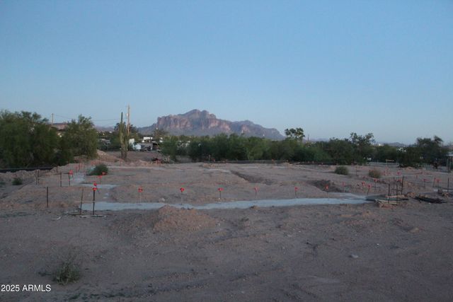 4905 N DELAWARE Drive 100-11-032D, Apache Junction, AZ 85120