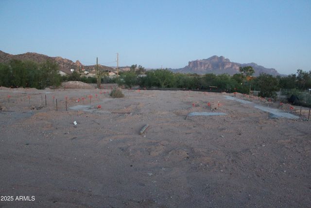 4905 N DELAWARE Drive 100-11-032D, Apache Junction, AZ 85120