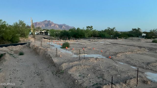 4905 N DELAWARE Drive 100-11-032D, Apache Junction, AZ 85120