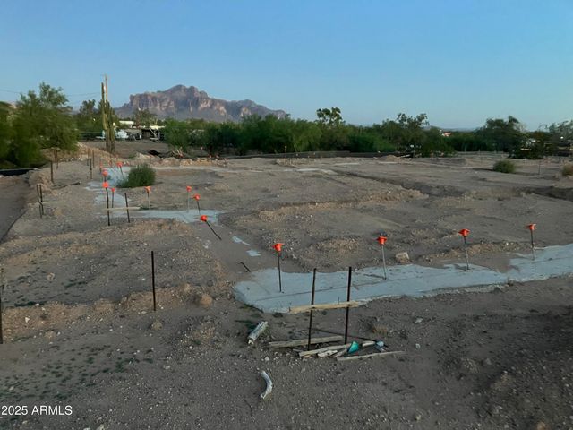 4905 N DELAWARE Drive 100-11-032D, Apache Junction, AZ 85120