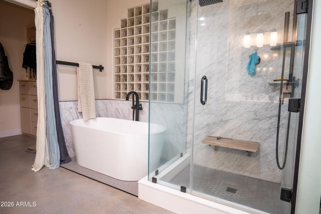 42812 N 22ND Street, New River, AZ 85087