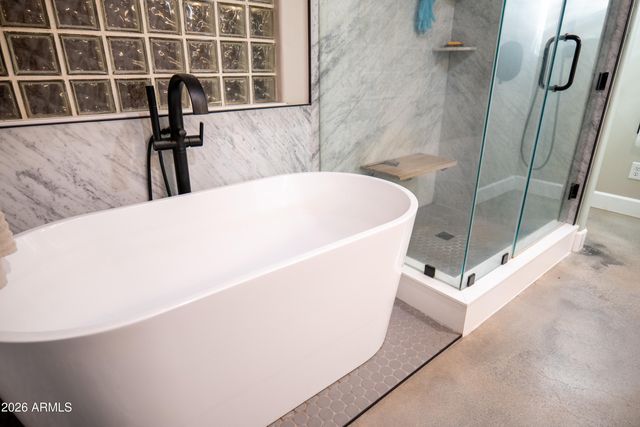 42812 N 22ND Street, New River, AZ 85087