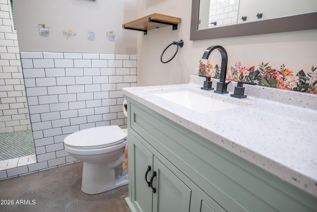 42812 N 22ND Street, New River, AZ 85087