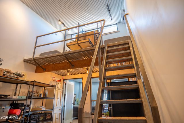 42812 N 22ND Street, New River, AZ 85087