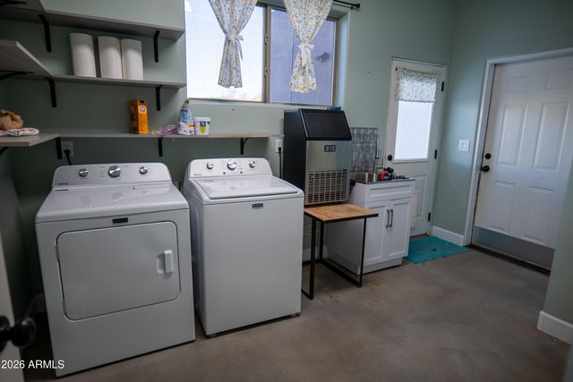 42812 N 22ND Street, New River, AZ 85087