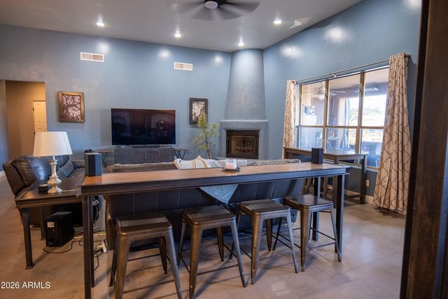 42812 N 22ND Street, New River, AZ 85087