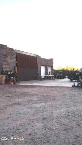 42812 N 22ND Street, New River, AZ 85087