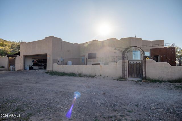 42812 N 22ND Street, New River, AZ 85087