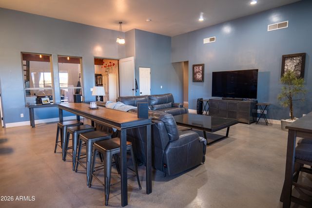 42812 N 22ND Street, New River, AZ 85087