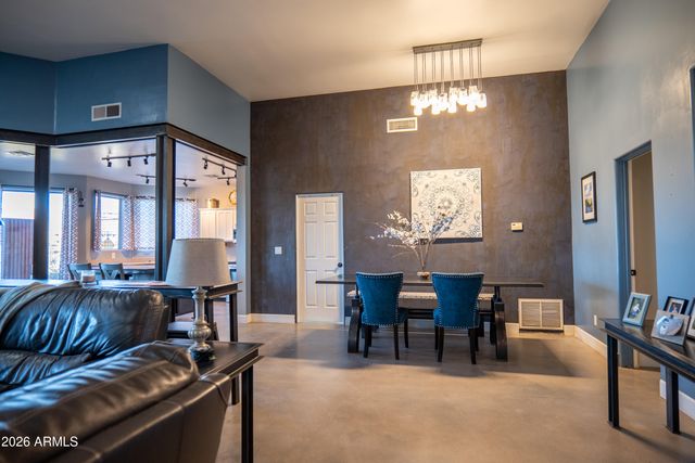 42812 N 22ND Street, New River, AZ 85087