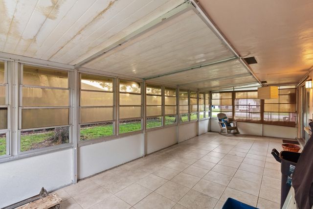 1111 NW 85TH Way, Pembroke Pines, FL 33024
