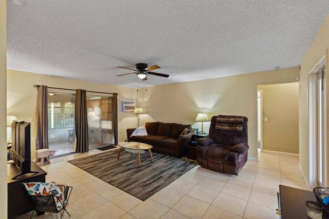 1111 NW 85TH Way, Pembroke Pines, FL 33024