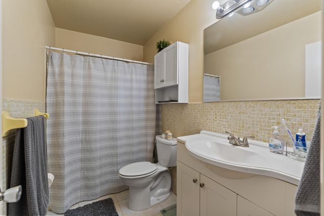 1111 NW 85TH Way, Pembroke Pines, FL 33024