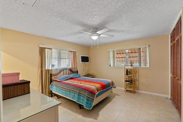 1111 NW 85TH Way, Pembroke Pines, FL 33024