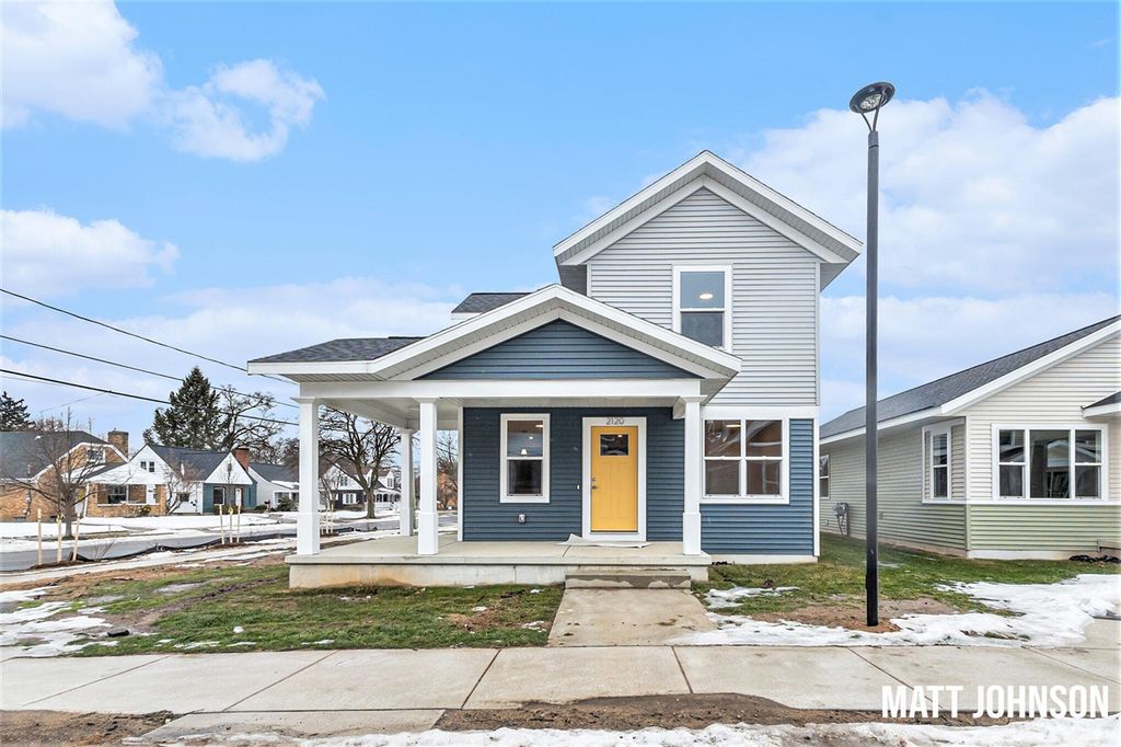 2120 Willard Avenue, Grand Rapids, MI 49507