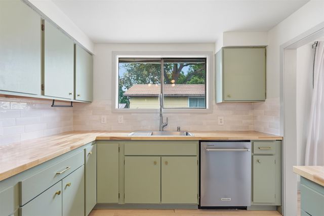 3807 E 26th Ave, Spokane, WA 99223