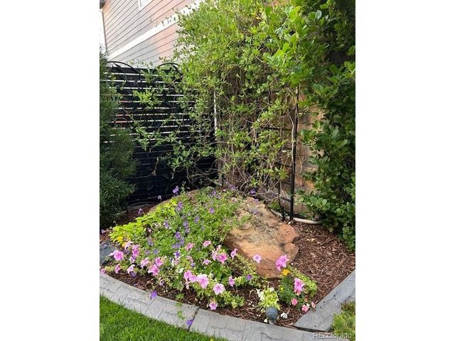 21470 E Union Dr, Aurora, CO 80015