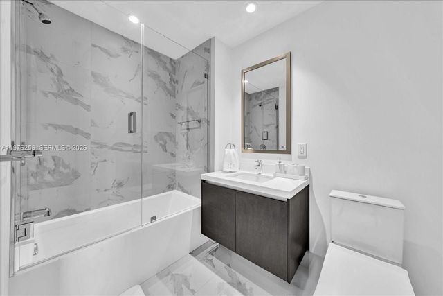 851 NE 1st Ave 3711, Miami, FL 33132