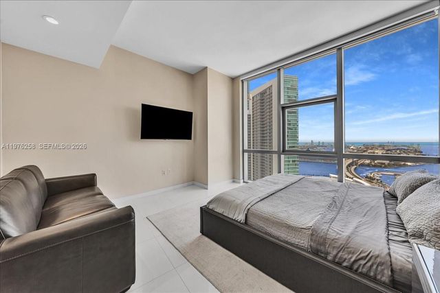 851 NE 1st Ave 3711, Miami, FL 33132