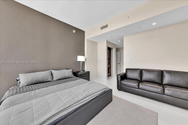 851 NE 1st Ave 3711, Miami, FL 33132