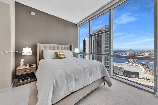 851 NE 1st Ave 3711, Miami, FL 33132