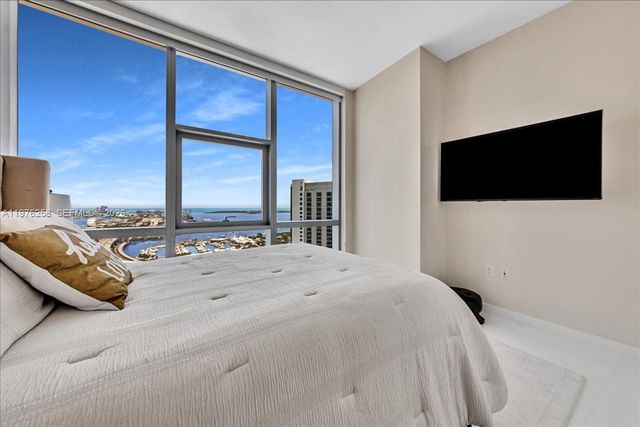 851 NE 1st Ave 3711, Miami, FL 33132