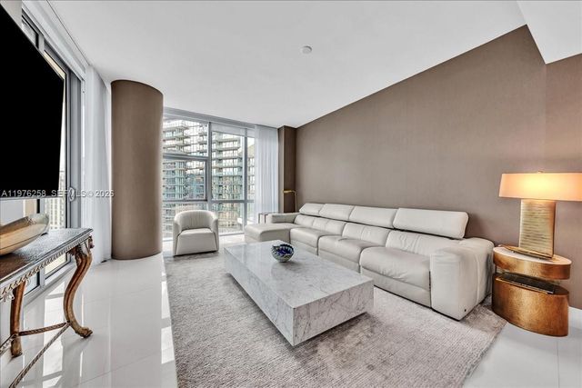 851 NE 1st Ave 3711, Miami, FL 33132