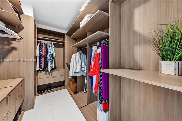 851 NE 1st Ave 3711, Miami, FL 33132