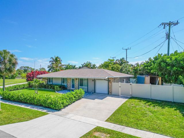 8099 Santa Fe Trail, Boca Raton, FL 33487