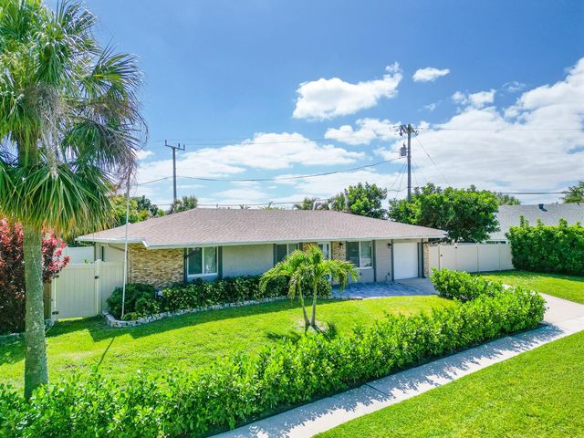 8099 Santa Fe Trail, Boca Raton, FL 33487