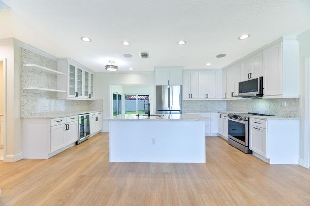 8099 Santa Fe Trail, Boca Raton, FL 33487