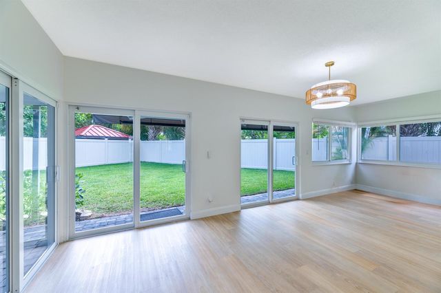 8099 Santa Fe Trail, Boca Raton, FL 33487