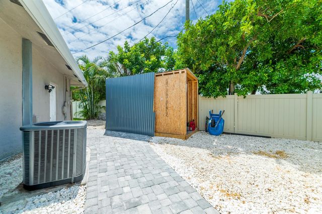 8099 Santa Fe Trail, Boca Raton, FL 33487