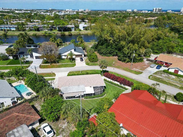 8099 Santa Fe Trail, Boca Raton, FL 33487