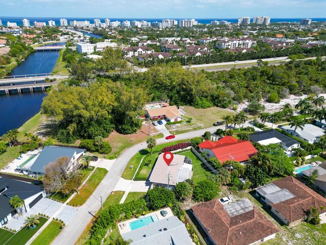 8099 Santa Fe Trail, Boca Raton, FL 33487